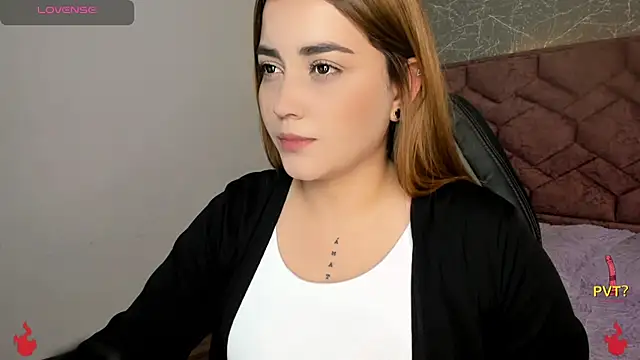 Snapshot of Lucia_star__ chatting on December 10, 2024, 7:11 pm Lucia star   online show from December 10, 2024, 7:11 pm