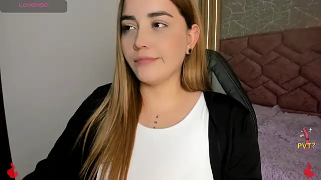 Snapshot of Lucia_star__ chatting on December 10, 2024, 10:26 pm Lucia star   online show from December 10, 2024, 10:26 pm
