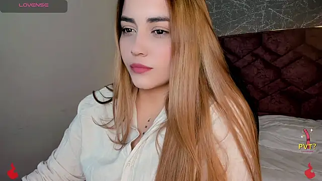 Snapshot of Lucia_star__ chatting on December 12, 2024, 6:42 pm Lucia star   online show from December 12, 2024, 6:42 pm