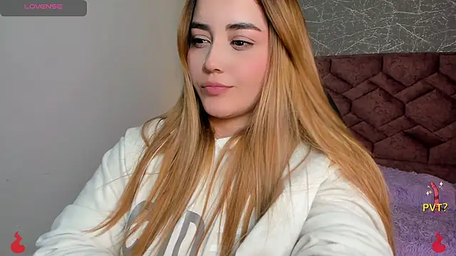 Snapshot of Lucia_star__ chatting on January 28, 2025, 10:56 pm Lucia star   online show from January 28, 2025, 10:56 pm