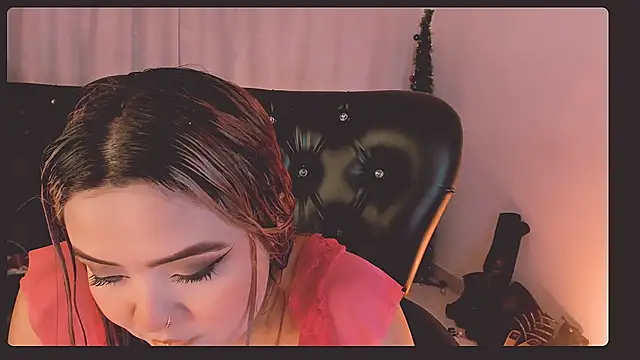 Agatha humidity online show from March 22, 2025, 4:14 am