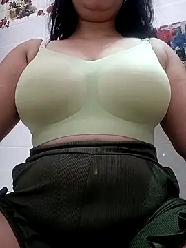 cute-mahek online show from October 28, 2025, 7:16 pm