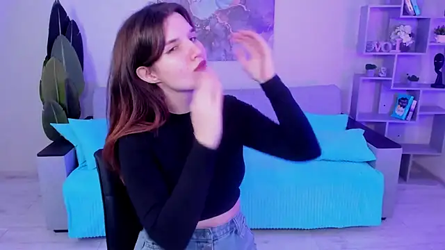 Snapshot of BonneyLove chatting on December 5, 2024, 5:17 pm BonneyLove online show from December 5, 2024, 5:17 pm