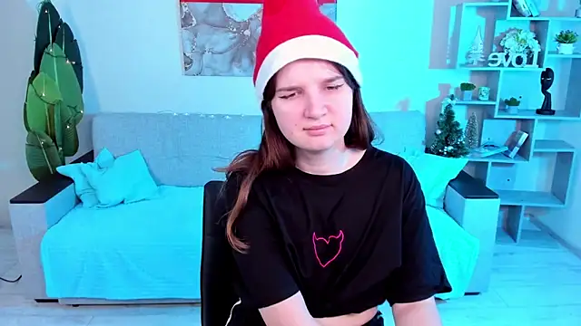 Snapshot of BonneyLove chatting on January 6, 2025, 7:35 pm BonneyLove online show from January 6, 2025, 7:35 pm