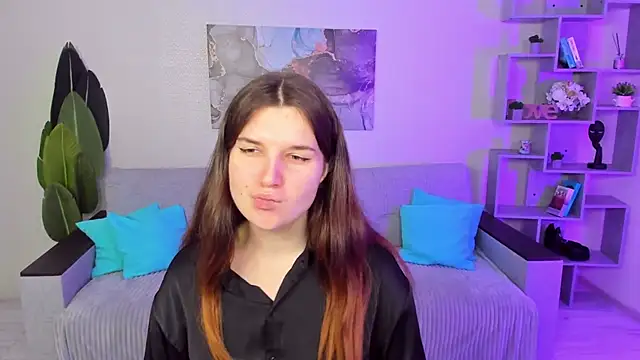 Snapshot of BonneyLove chatting on September 8, 2025, 5:34 pm BonneyLove online show from September 8, 2025, 5:34 pm