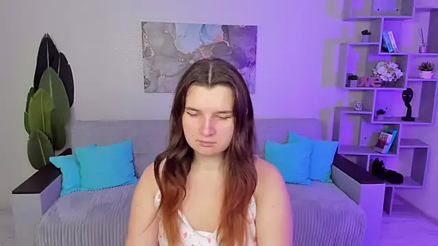 Snapshot of BonneyLove chatting on September 10, 2025, 5:13 pm BonneyLove online show from September 10, 2025, 5:13 pm