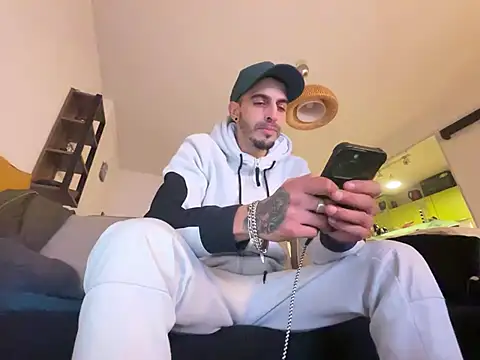 Rebeu313 online show from December 26, 2024, 8:00 pm