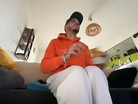 Rebeu313 online show from January 3, 2025, 3:22 pm