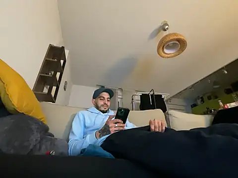 Rebeu313 online show from January 10, 2025, 10:57 pm