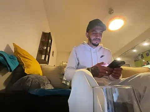 Rebeu313 online show from January 16, 2025, 8:14 pm