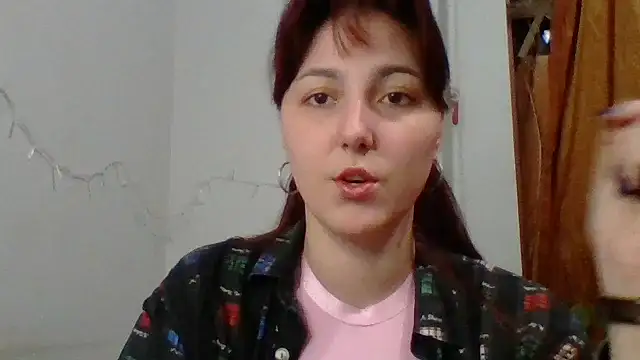 Snapshot of MiaStika chatting on February 23, 2025, 5:29 pm MiaStika online show from February 23, 2025, 5:29 pm