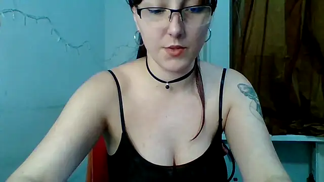 Snapshot of MiaStika chatting on February 24, 2025, 7:30 pm MiaStika online show from February 24, 2025, 7:30 pm