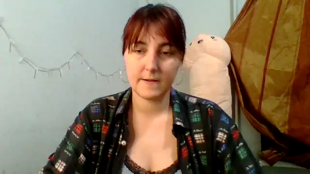 Snapshot of MiaStika chatting on September 28, 2025, 4:12 pm MiaStika online show from September 28, 2025, 4:12 pm