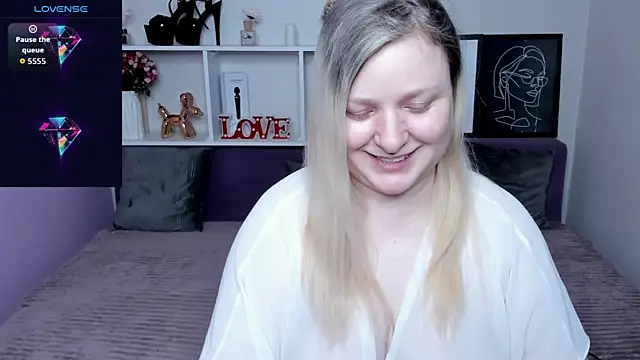 AnnaXCherri online show from November 28, 2025, 2:47 am