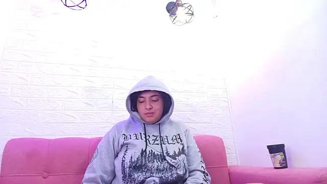 miku katsuragi online show from November 29, 2025, 9:18 pm