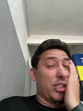 Snapshot of Farias8837 chatting on October 29, 2025, 3:14 pm Farias8837 online show from October 29, 2025, 3:14 pm