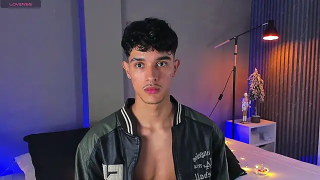 Snapshot of Busterspinter chatting on December 13, 2024, 6:53 am Busterspinter online show from December 13, 2024, 6:53 am