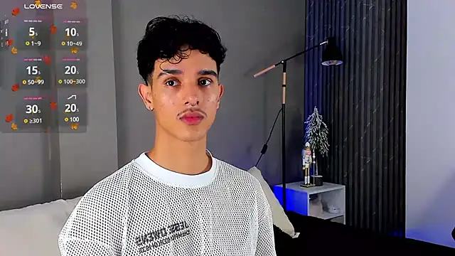 Snapshot of Busterspinter chatting on December 18, 2024, 8:36 pm Busterspinter online show from December 18, 2024, 8:36 pm