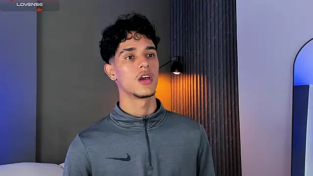 Snapshot of Busterspinter chatting on January 4, 2025, 12:27 pm Busterspinter online show from January 4, 2025, 12:27 pm