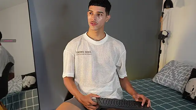 Snapshot of Busterspinter chatting on October 5, 2025, 7:23 pm Busterspinter online show from October 5, 2025, 7:23 pm