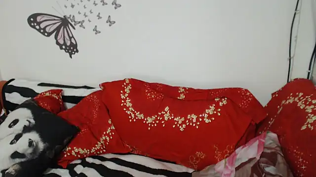 LadyHellene online show from February 2, 2025, 5:15 pm