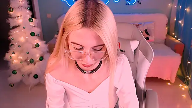 Snapshot of Sweet_Richal chatting on January 12, 2025, 4:21 am Sweet Richal online show from January 12, 2025, 4:21 am