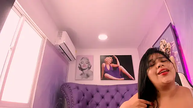 Snapshot of emma__milk_ chatting on March 18, 2025, 5:53 pm emma  milk  online show from March 18, 2025, 5:53 pm