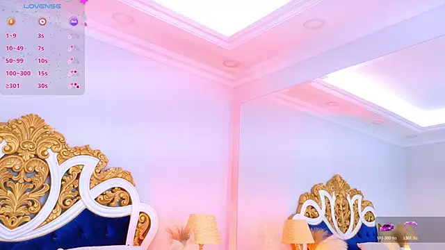 Snapshot of AshleyFerri chatting on October 31, 2025, 11:33 am AshleyFerri online show from October 31, 2025, 11:33 am