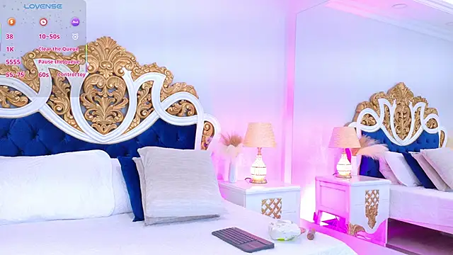 Snapshot of AshleyFerri chatting on November 26, 2025, 11:22 am AshleyFerri online show from November 26, 2025, 11:22 am