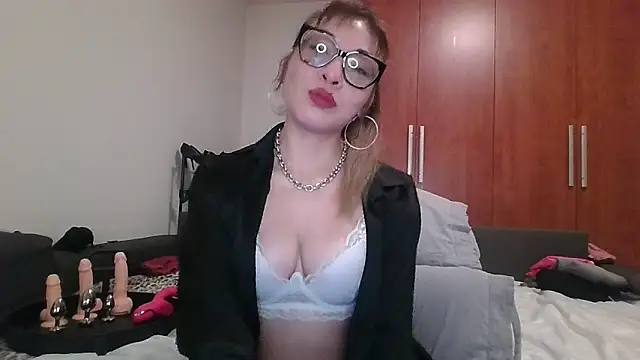 Snapshot of KarolinaReaper chatting on February 7, 2025, 7:17 pm KarolinaReaper online show from February 7, 2025, 7:17 pm