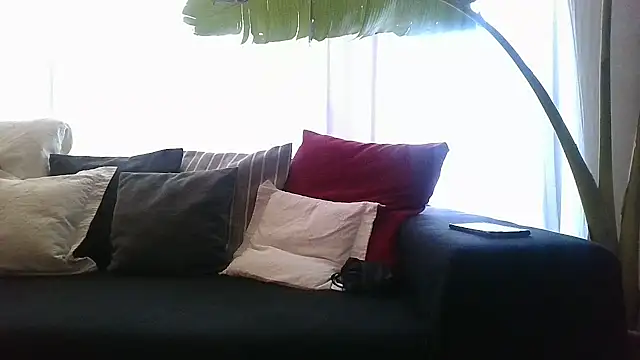 Snapshot of KarolinaReaper chatting on February 14, 2025, 4:09 pm KarolinaReaper online show from February 14, 2025, 4:09 pm