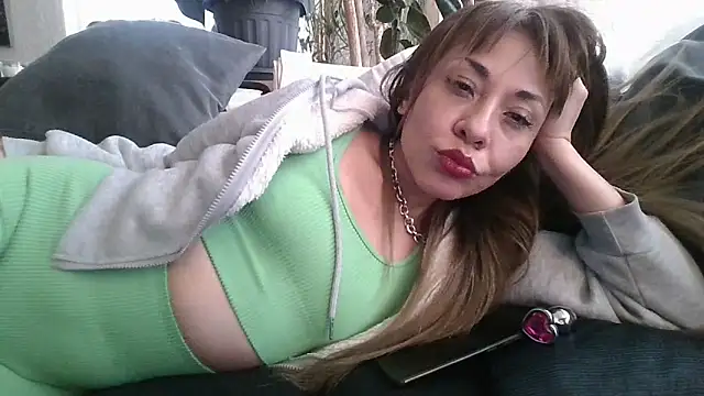 Snapshot of KarolinaReaper chatting on February 17, 2025, 2:15 pm KarolinaReaper online show from February 17, 2025, 2:15 pm