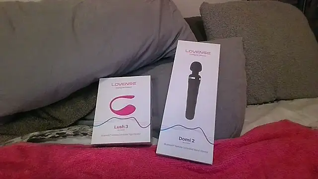 Snapshot of KarolinaReaper chatting on February 21, 2025, 9:11 pm KarolinaReaper online show from February 21, 2025, 9:11 pm