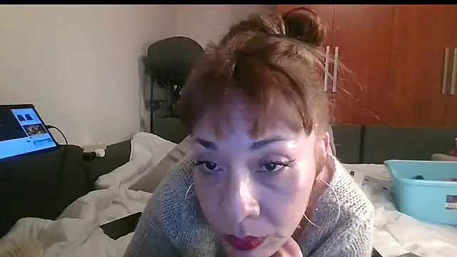 Snapshot of KarolinaReaper chatting on February 22, 2025, 3:14 pm KarolinaReaper online show from February 22, 2025, 3:14 pm