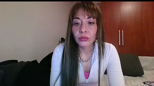 Snapshot of KarolinaReaper chatting on March 8, 2025, 5:33 pm KarolinaReaper online show from March 8, 2025, 5:33 pm