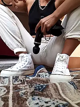 Snapshot of KarolinaReaper chatting on September 9, 2025, 12:26 pm KarolinaReaper online show from September 9, 2025, 12:26 pm