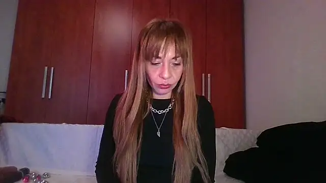 Snapshot of KarolinaReaper chatting on October 18, 2025, 2:18 pm KarolinaReaper online show from October 18, 2025, 2:18 pm