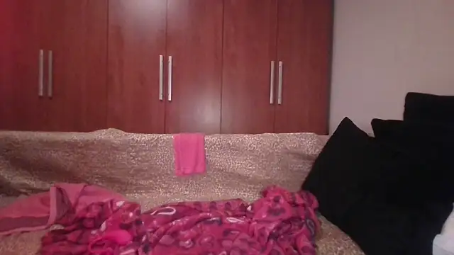 Snapshot of KarolinaReaper chatting on October 21, 2025, 11:49 pm KarolinaReaper online show from October 21, 2025, 11:49 pm