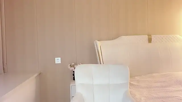 jiaozi-kiss online show from January 8, 2025, 1:32 am