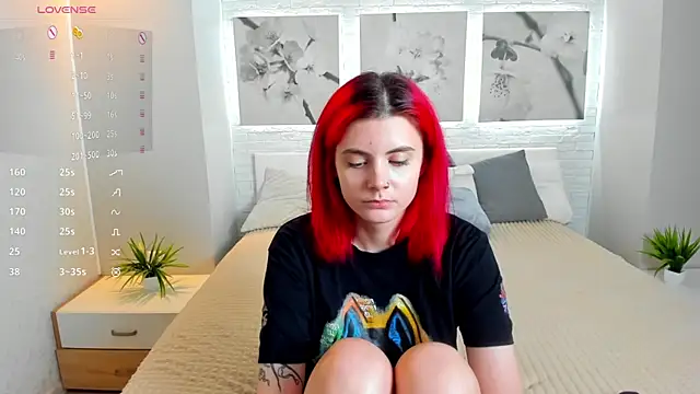 Snapshot of HarpyWitch chatting on December 7, 2024, 11:23 pm HarpyWitch online show from December 7, 2024, 11:23 pm