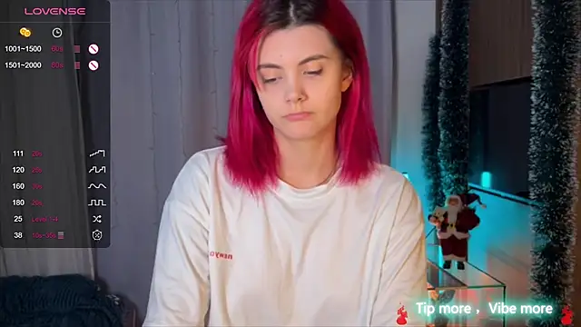 Snapshot of HarpyWitch chatting on December 17, 2024, 8:10 pm HarpyWitch online show from December 17, 2024, 8:10 pm