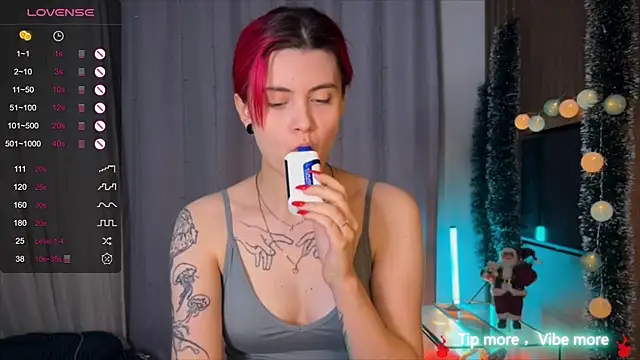 Snapshot of HarpyWitch chatting on December 18, 2024, 8:03 pm HarpyWitch online show from December 18, 2024, 8:03 pm