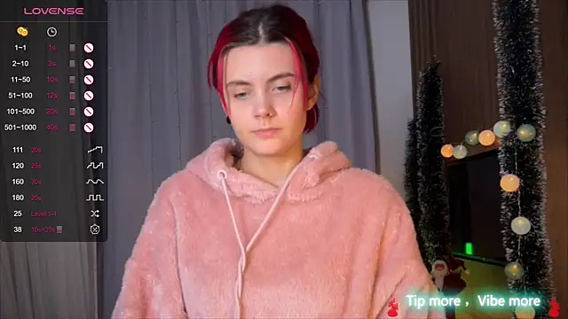 Snapshot of HarpyWitch chatting on December 18, 2024, 11:08 pm HarpyWitch online show from December 18, 2024, 11:08 pm