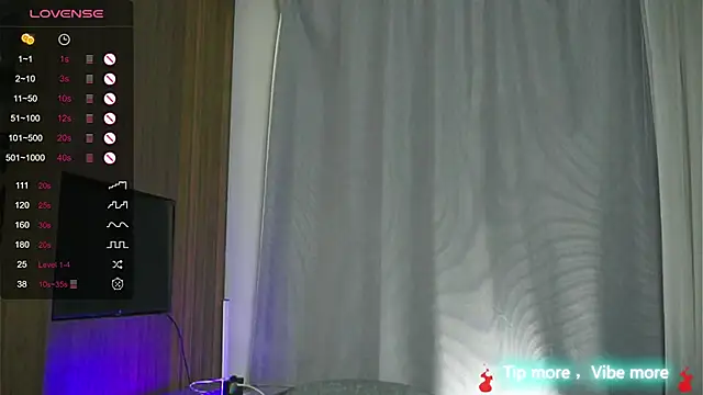 Snapshot of HarpyWitch chatting on March 18, 2025, 11:09 pm HarpyWitch online show from March 18, 2025, 11:09 pm