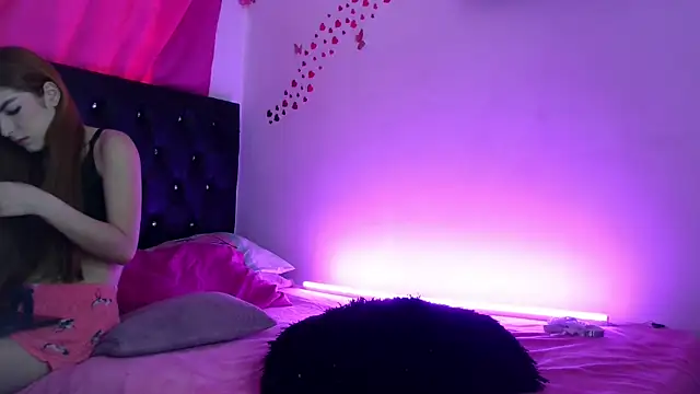 Snapshot of littleayshel chatting on November 5, 2025, 1:00 pm littleayshel online show from November 5, 2025, 1:00 pm