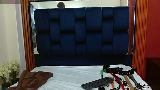 ValentinaThomas online show from February 11, 2025, 7:27 pm