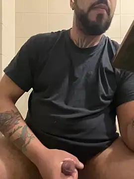 Snapshot of Dikkiduohottt chatting on January 16, 2025, 12:02 am Dikkiduohottt online show from January 16, 2025, 12:02 am