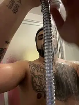 Snapshot of Dikkiduohottt chatting on February 26, 2025, 6:54 pm Dikkiduohottt online show from February 26, 2025, 6:54 pm