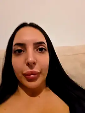 Snapshot of TiffanyPeretz chatting on November 18, 2025, 3:38 pm TiffanyPeretz online show from November 18, 2025, 3:38 pm