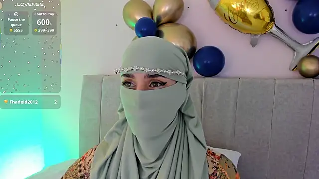 Snapshot of rawiya chatting on October 4, 2025, 12:25 pm rawiya online show from October 4, 2025, 12:25 pm